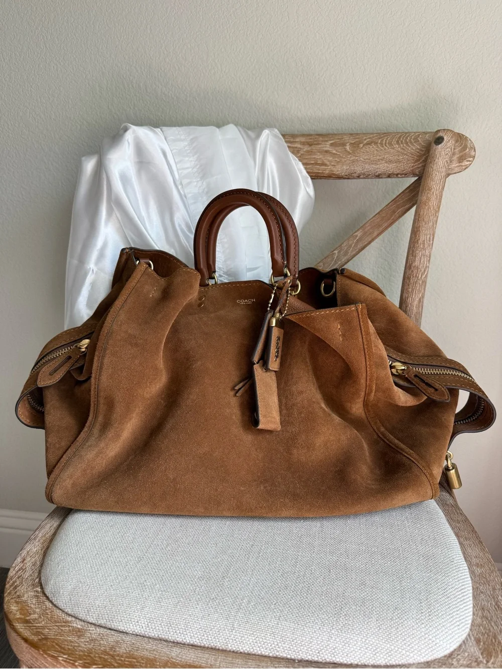 Coach suede rouge bag 40